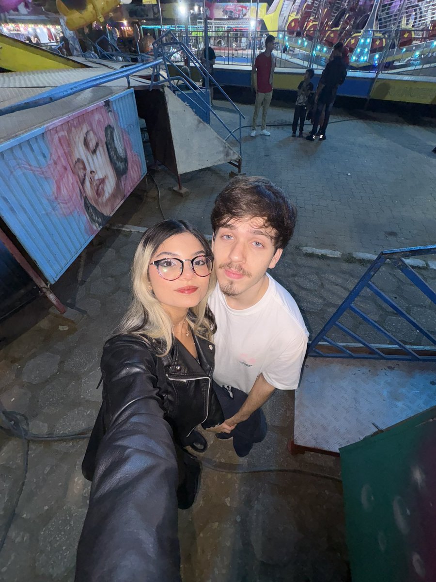 _jwmi's tweet photo. quando seu namorado te mogga com seus blue eyes chad man + jawline de diamante + 9999 aura + hunter eyes https://t.co/YNNEXIrzWD