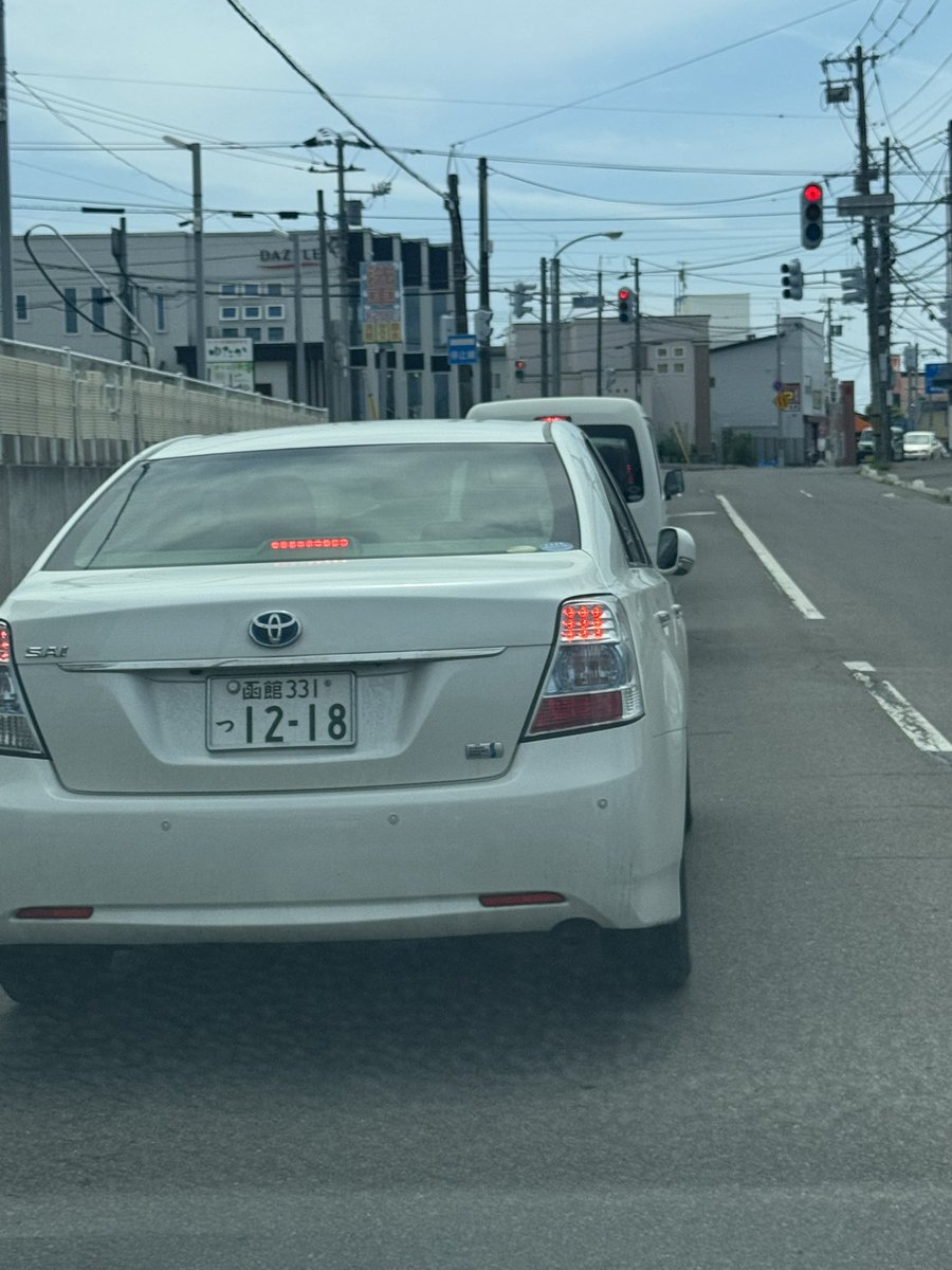 yuukimaru63's tweet photo. ミラー使わないって周りを見る気無いよね笑
老害マークも貼ってないし https://t.co/WlnBZi8psK