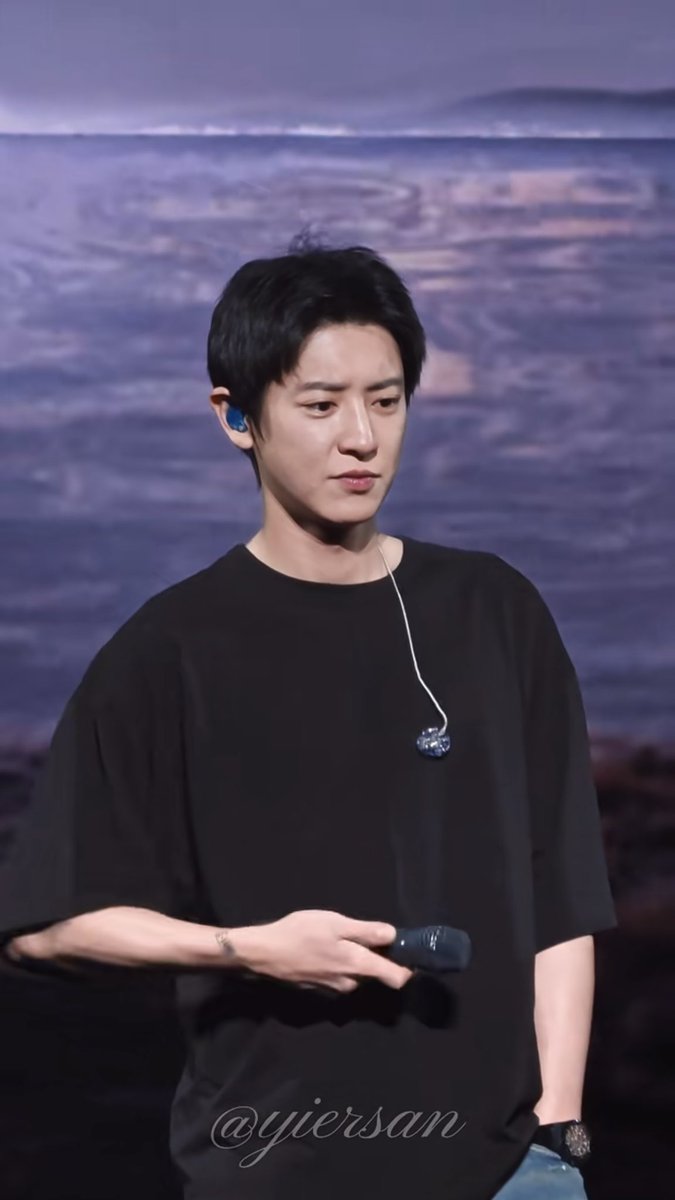 tomoonandbaek's tweet photo. he's so tall and handsome as hell หล่ออะ หล่อมาก หล่อมากๆๆๆๆ  อยู่ไม่ไหวละโว้ยยยยยย https://t.co/zZsQ5M7RV5