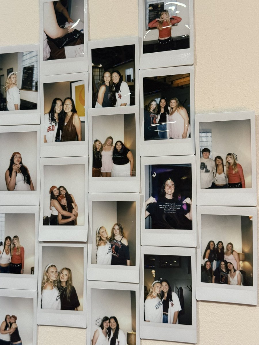gracieslivia's tweet photo. Listening party was so much fun i love gracie abrams https://t.co/DGOzyH1Pgc