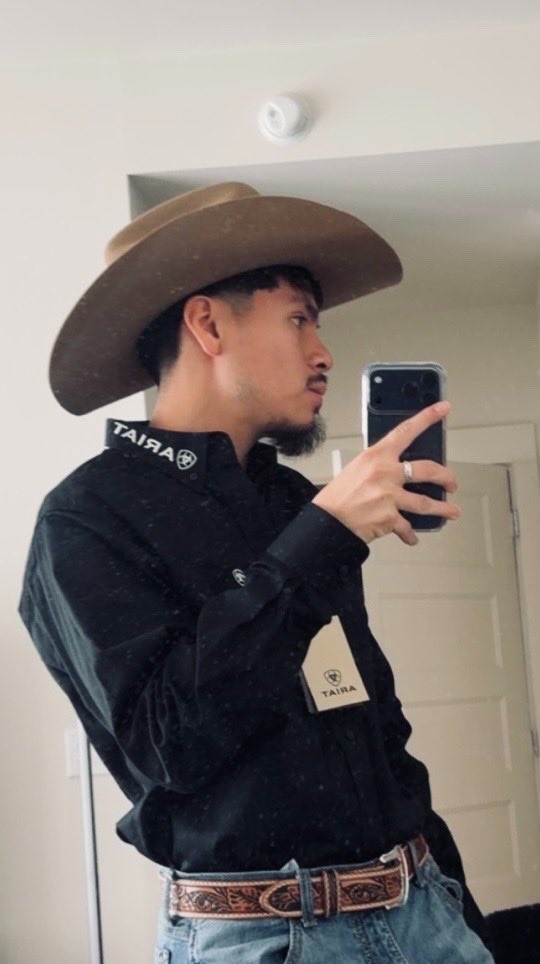 pachitoo1's tweet photo. Side profiles https://t.co/I70oLWffC4
