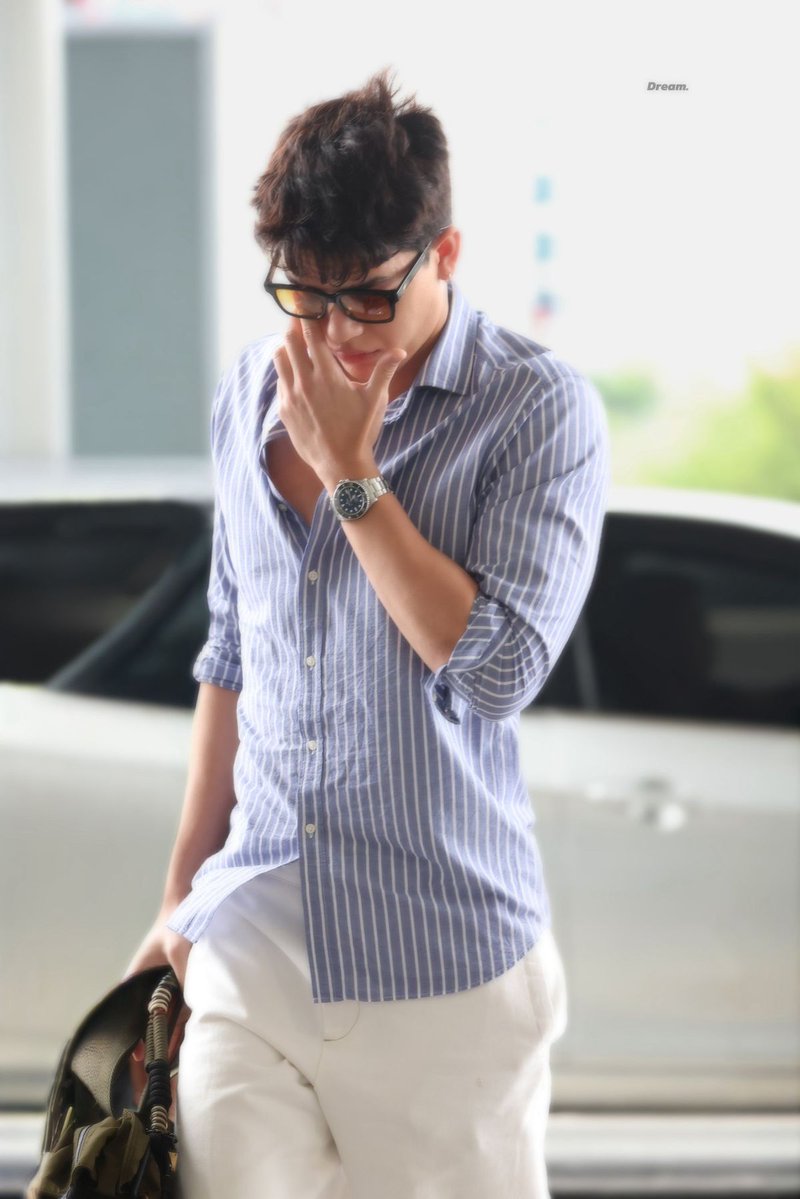 caskeyscat's tweet photo. CEO Wayar Sangngern 🧳

cr. DreaminNusquama
#JossWayar https://t.co/ogogmKgWDi