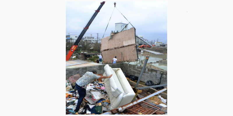 theokinawatimes's tweet photo. 台風9号、2015年襲来クラスか　当時、石垣71メートル、与那国81メートル観測　トラック横転や電柱倒壊も
https://t.co/s4Us8fePHw https://t.co/j6Fc1uYIqV
