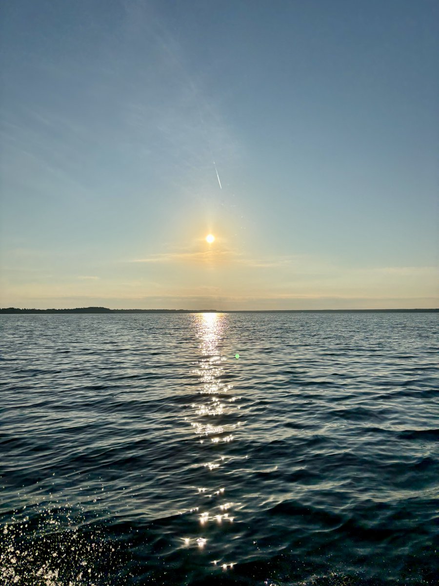 jarnett34's tweet photo. Blessed with another gorgeous day in da U.P. and thankful for the time I get to spend with my peeps! #familymemories26 #makeyourdayscount #stillNObass https://t.co/OOiNMCMIYv