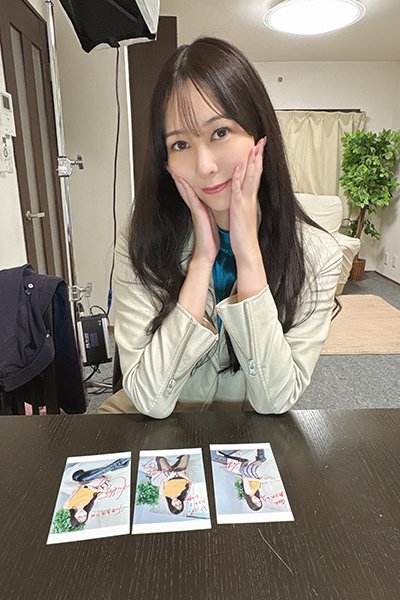 new_yuukaninfo's tweet photo. 森あやみさんが作品で着用した
衣装がオークションに
出品されました
(ブーツは付きません🙇‍♀️)

 オークション 
https://t.co/DcJvLEf6cj

終了日時：2026-07-15 00:00:00

#森あやみ #使用済ブーツ #衣装 
#パンティ #拡散希望 

作品
https://t.co/pJe3bjyTP0 https://t.co/knbCRX0d3l