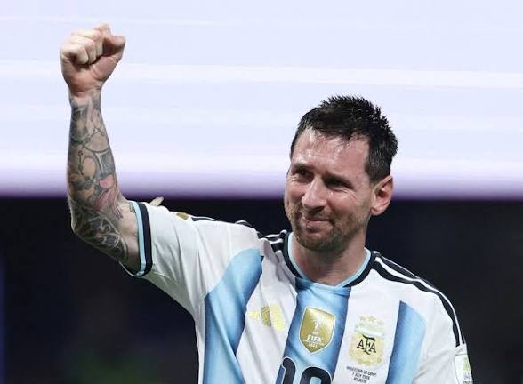 RPlanox's tweet photo. For 78 minutes...

Argentina were losing.
Messi had missed a penalty.
Egypt had all the momentum.

Not a single tweet about FIFA.
Not a word about corruption.
Not a whisper of a script.

Then Messi dragged Argentina back into the game, scored, created the winner...

Suddenly it was "rigged."

Ever since December 18, 2022, that fanbase has been broken from the inside.

Every Messi goal is corruption.
Every Argentina win is a conspiracy.

Oh Messi... what have you done to them? 🐐👑