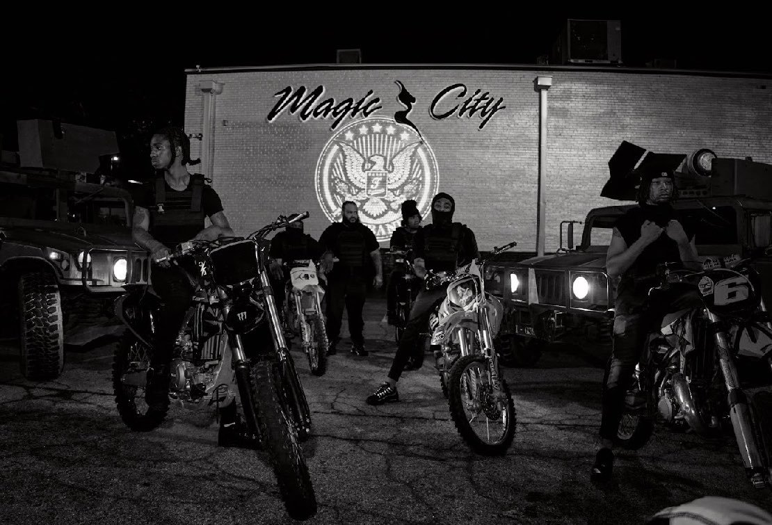 big_business_'s tweet photo. Bro Future taking over Atlanta and got it looking like Gotham for the whole week 

he's taking over the city with the rollout https://t.co/203lnRa2Zs
