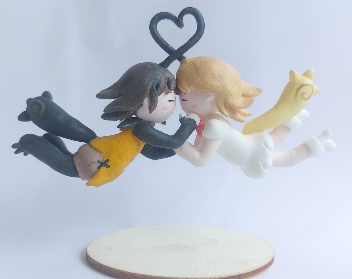 SquaredRiceBall's tweet photo. selfcest yuri kiss
#rkggk https://t.co/e9S8FwWrMx