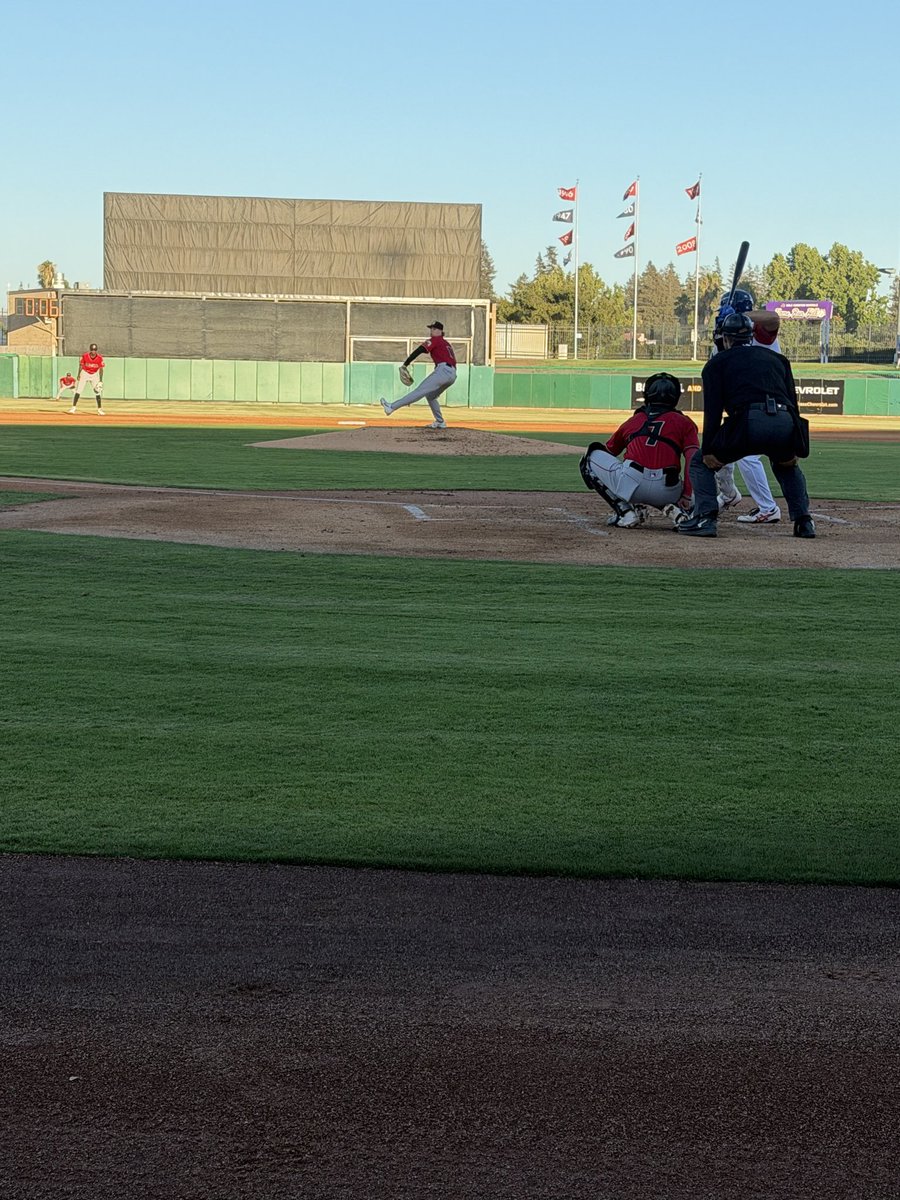 gholstine's tweet photo. @DALLASBRADEN209 my view from the office tonight https://t.co/NHYPMUmWiR