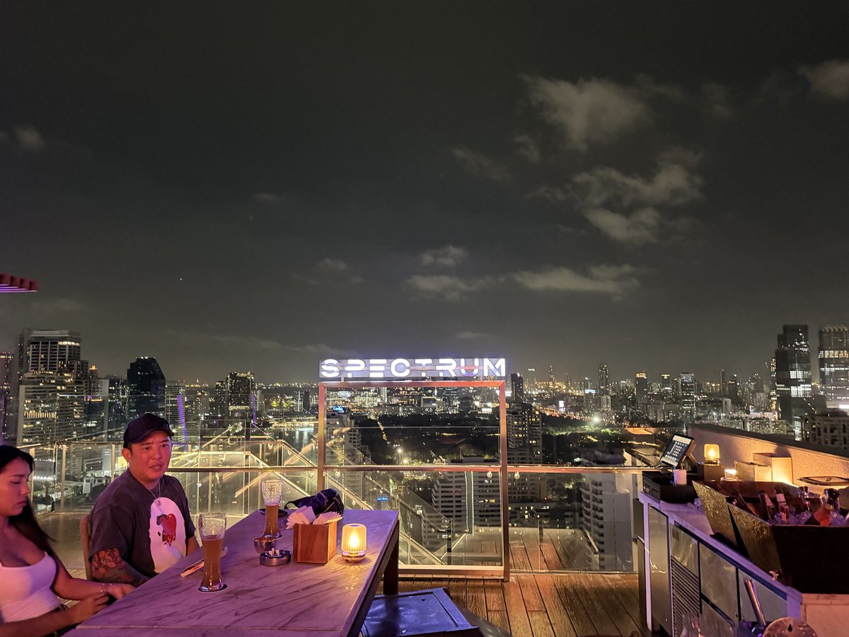 EvanSmithed's tweet photo. Staying in Bangkok, I was delighted to experience beautiful weather at the Spectrum Sky Bar.  The view of the city was truly breathtaking.  The manager even offered me a prosecco, perhaps I looked particularly handsome that day! #spectrumbkk #bkk https://t.co/uapImXIEGr