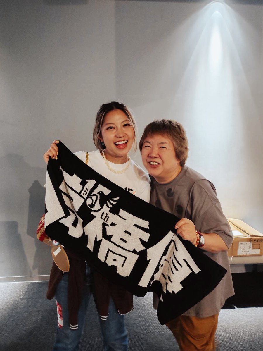 Rihwa_Park's tweet photo. 高橋優さんの歌声が今までで一番自由で凄まじかった…！
優さんが歌を歌うことを、どんな時も、歌っちゃダメって言われても、その声の力を信じて、選んでくれて良かったって、心から思う…！
札幌の路上から始まった歩み、一つひとつを振り切れるくらいに輝かせる、素晴らしいライブだった！！！！！ https://t.co/o8G2sVriVS