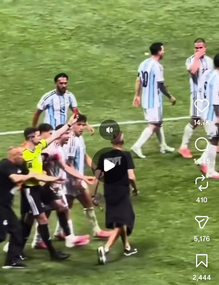 SayhZer's tweet photo. @RealityLfc Where is his red card for covering his mouth during confrontation? https://t.co/1ikA2zMuiQ