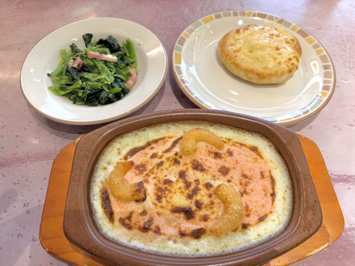 marunnn_sub's tweet photo. 昨日のご褒美はサイゼリヤと31でした🍨
サイゼリヤ、これにドリンクバーで1000円なの安すぎる🥹 https://t.co/lWgog6H6MJ
