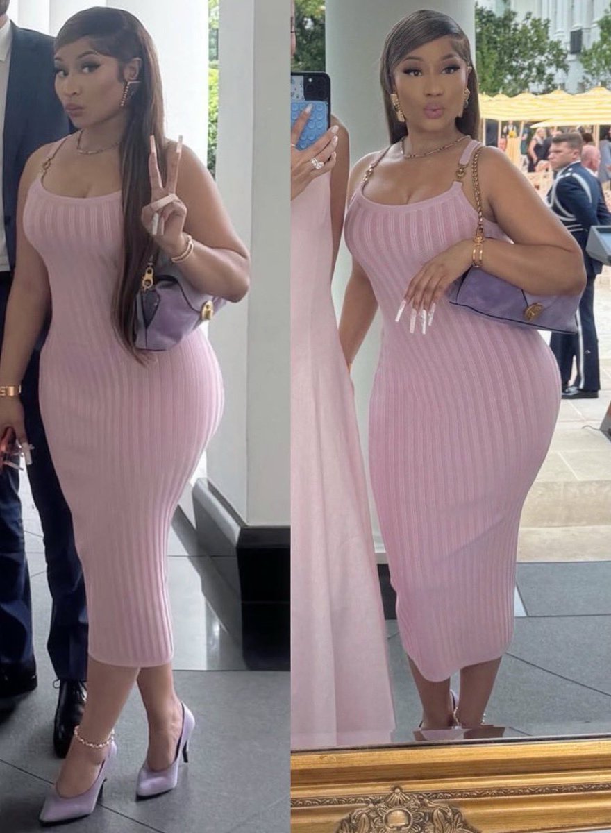 ShottazMinaj's tweet photo. Not over this look 😍😍 https://t.co/S7cai8LWie