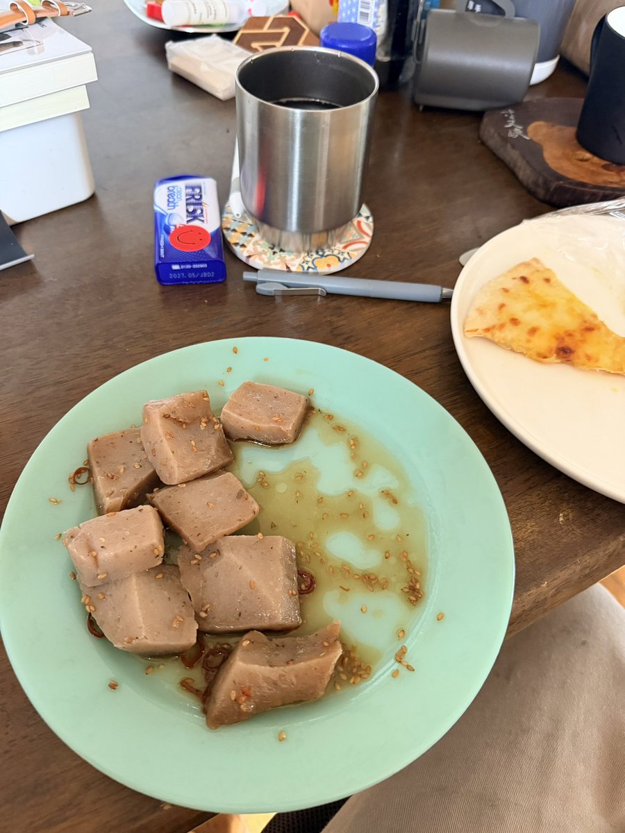 nicoIDOL's tweet photo. 今日のランチ
ピザとこんにゃくw https://t.co/MkpSHtSR7P