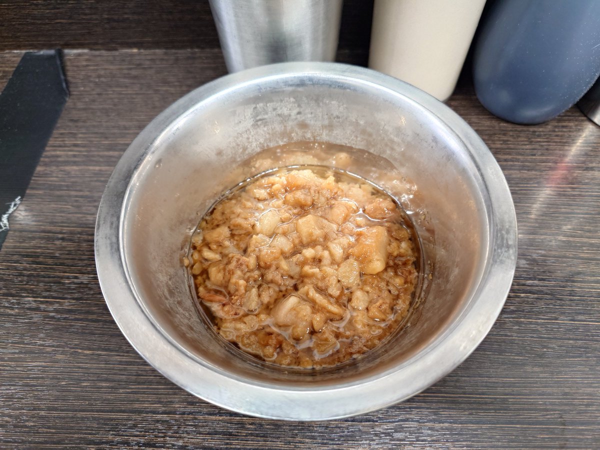 s15silviagt2835's tweet photo. ラーメン二郎　川越

つけ麺　麺増し②　ミソ変更　たまねぎ
別皿アブラ　バター

麺量ブレ二郎
つけ麺だと凄い少なく感じる

味噌つけ汁うんま🤤
麺がすぐなくなってしまう

バターが抜群に合う
小さい欠片だから
何個かあった方がいいかも🤔

ごちそうさまでした🙏
#ラーメン二郎川越店 https://t.co/yw0UpTvutB