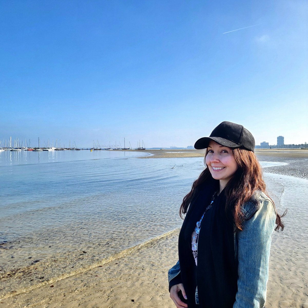 Cujo_Kate's tweet photo. Greetings from Luna Park and Melbourne Beach!
It's about 50 degrees and with the sun a little warmer!
I made a local friend, we visited the beach and found a baby shark 🦈 
@CouchWarriors #bam16 https://t.co/TTa4OcTQP3