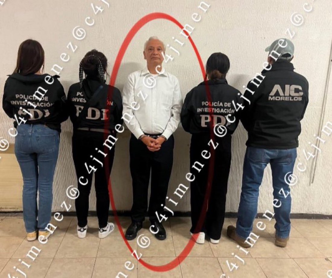 pedroferriz3's tweet photo. Pues ahí está, ya arrestaron este hijo de puta, ahora que cante como canario

Huachicol y la entrega de los buques al CJNG  cómo le cubrí el culo  al ex director Oropeza https://t.co/L3btaHU0BO