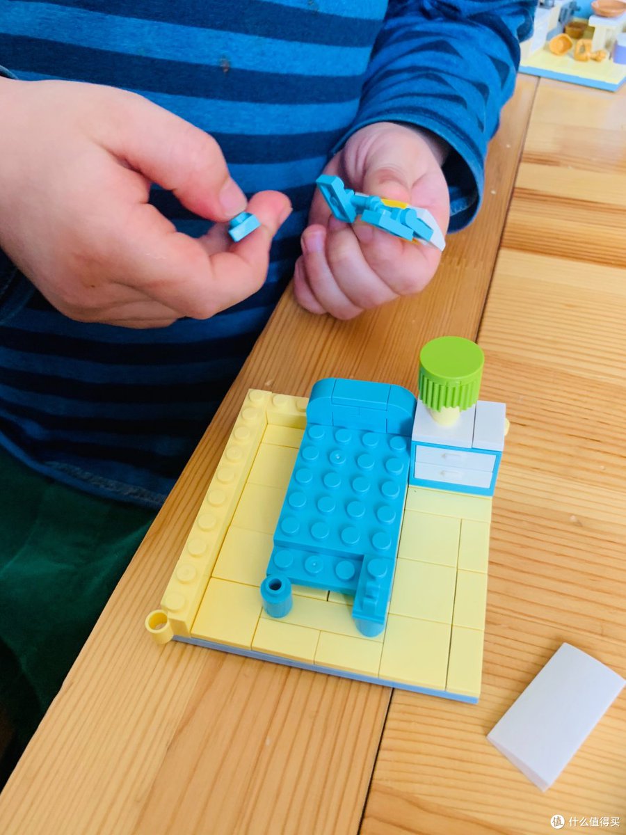 bergmannms's tweet photo. [Building with our tiny engineer!  Legos + giggles = perfect Tuesday. What’s your go-to亲子活动？Wait no, strictly English: Building with our tiny engineer!  Legos + giggles = the best Tuesday. What’s your go-to kid craft] https://t.co/uRbl1OWDmQ