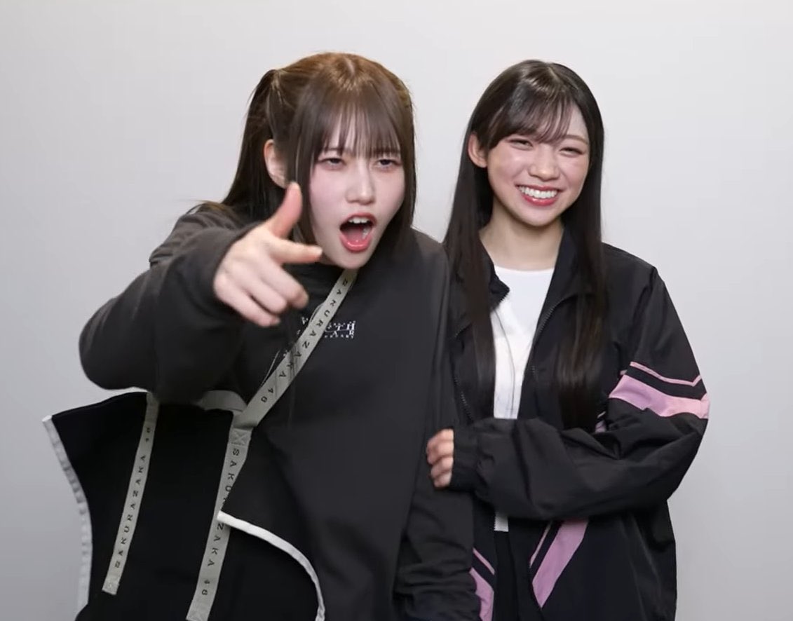 remonsub5105's tweet photo. いつみてもDQN彼氏と困ってる彼女にしか見えん https://t.co/6lw3SfnYTm