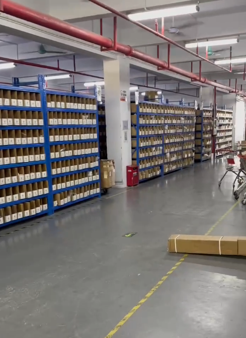 chloehall156's tweet photo. With order growth, warehousing and fulfillment become crucial.💸

Stable inventory🛒, rapid packaging📦, and timely shipping are essential to ensuring a positive customer experience that keeps pace with increased sales.#Dropshipping #Shopify #Fulfillment #dropshipsupplier https://t.co/bf7xGz7I1K
