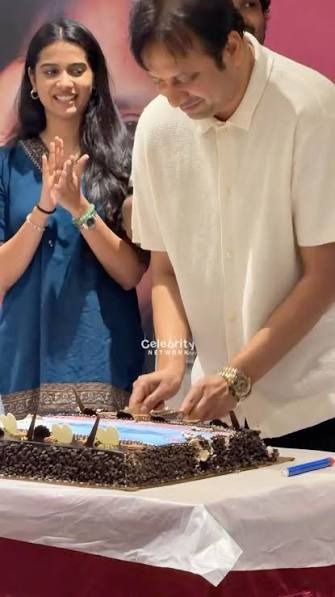 TeluguBulletin's tweet photo. SKN Celebrates Birthday with Chennai Love Story Team in Hyderabad

Read more here: https://t.co/5hbgb8gNvF

A joyful celebration for producer #SKN as the #ChennaiLoveStory team came together to celebrate his birthday in Hyderabad!

Kiran Abbavaram, Sai Rajesh, Sri Gouri Priya, Dheeraj Mogilineni and the entire team wished SKN and expressed confidence that Chennai Love Story will be a blockbuster.

#ChennaiLoveStory #SKNBirthday @SKNonline