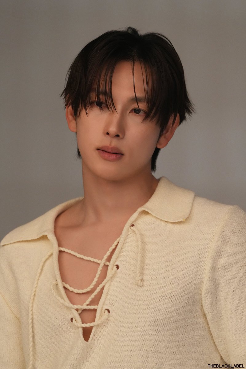 everydaysiwan's tweet photo. Selected behind the scene photos of Yim Siwan for the WWD Korea July 2026 issue, shared via his official fan cafe.

Full version:
https://t.co/JsbXEXXcm3

#임시완 #yimsiwan https://t.co/CISzA6ebw5