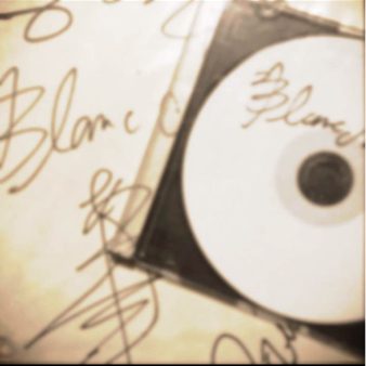 E12FFF1E's tweet photo. @sig0088 このデモテープ存在知らなかった！！😍 Blanc Neigeの昔の販売画像持ってるよ！ 1枚は配布CDで、もう1枚はサンプルだけど面白い！！ https://t.co/4nHgL2A7EC
