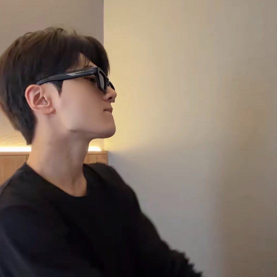 noxjjay's tweet photo. he’s really trying to kill us 😩 https://t.co/hyFJZ0pnS4