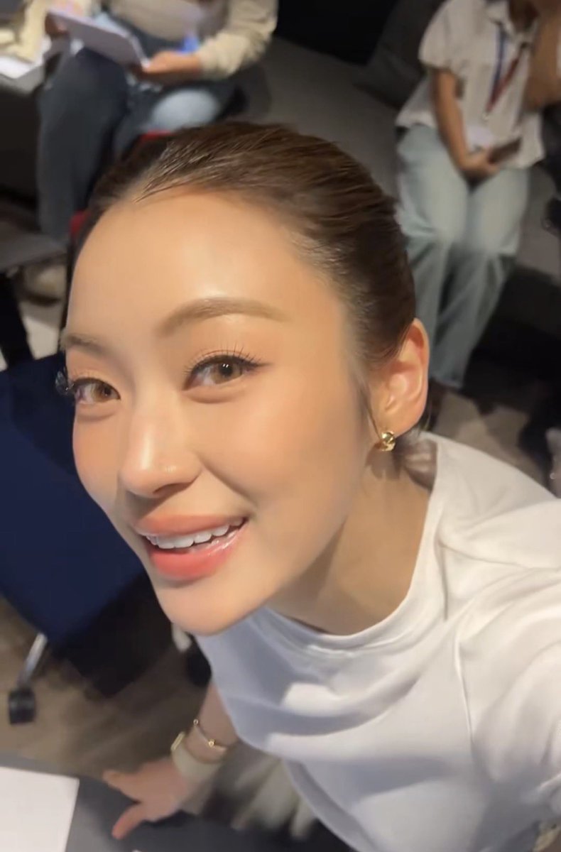 keikeiml's tweet photo. She is so so so pretty 😩 

#MiuNatsha #หมิวณัชชา

 https://t.co/8NaoZPHyGt