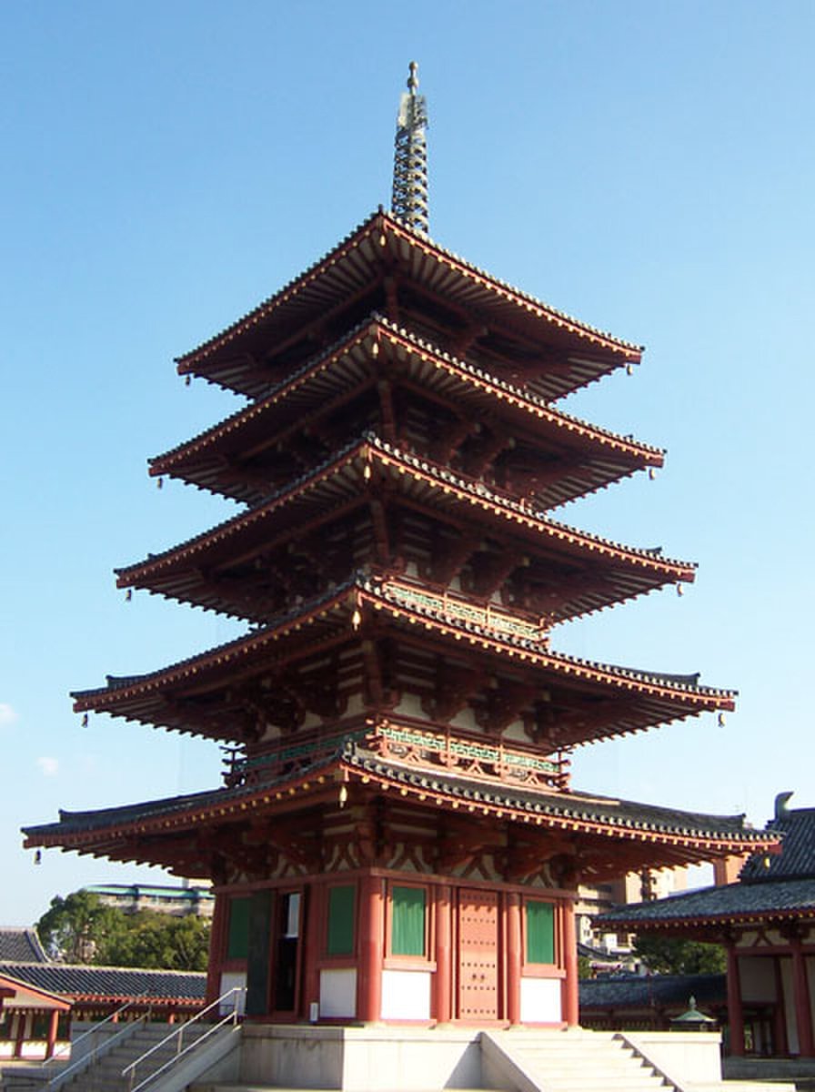 ra2dino's tweet photo. Here's my take on a Japanese five-story pagoda, loosely based on Ecruteak's Bell Tower from Pokemon Gold/Silver

Now that I've nearly completed it. I realized it might have been better to vary the sizes of the different stories https://t.co/zY3bGraaGj