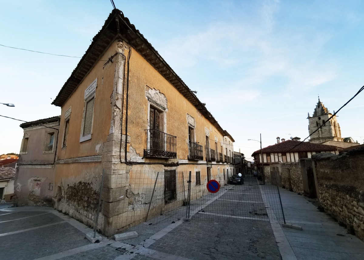 MadridProyecta's tweet photo. 🏚️En el entorno de Madrid: Palacio de Monesterio, Palacio de Valsaín, Palacio de los Duques de Osuna, Palacio de Casa Pimentel...

Está claro que podemos. https://t.co/om6dwFkEsu