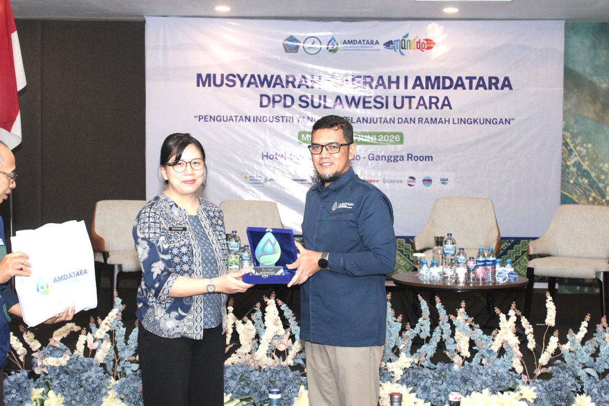 amdatara's tweet photo. Musda I AMDATARA Sulawesi Utara resmi digelar 

Pengukuhan DPD AMDATARA Sulawesi Utara 2026–2031 jadi langkah nyata memperkuat peran organisasi di Indonesia Timur.

Komitmen kami adalah  jadi mitra strategis pemerintah, pelaku usaha & pemangku kepentingan untuk mendorong industri AMDK yang sehat, patuh regulasi, berdaya saing & berkelanjutan.Sinergi adalah kunci. Bersama membangun ekosistem AMDK yang kuat untuk masyarakat & lingkungan. 

#AMDATARA #AMDKIndonesia #MusdaAMDATARA #SulawesiUtara #IndustriBerkelanjutan #EkonomiSirkular