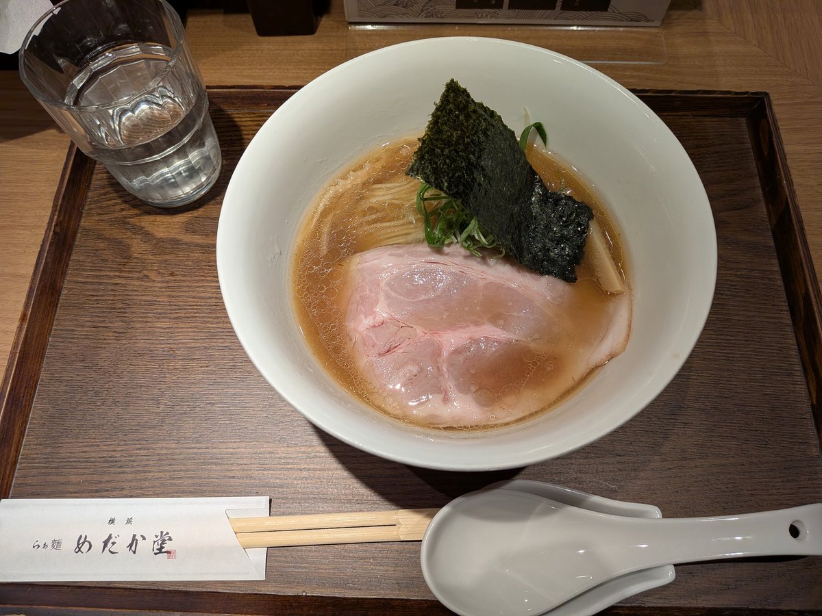 baggio0325's tweet photo. ヘビーな打合せを和やかに終えたので横浜ラーメン🍜
チャーシューめちゃウマ😍 https://t.co/C9k7Yt7aX2