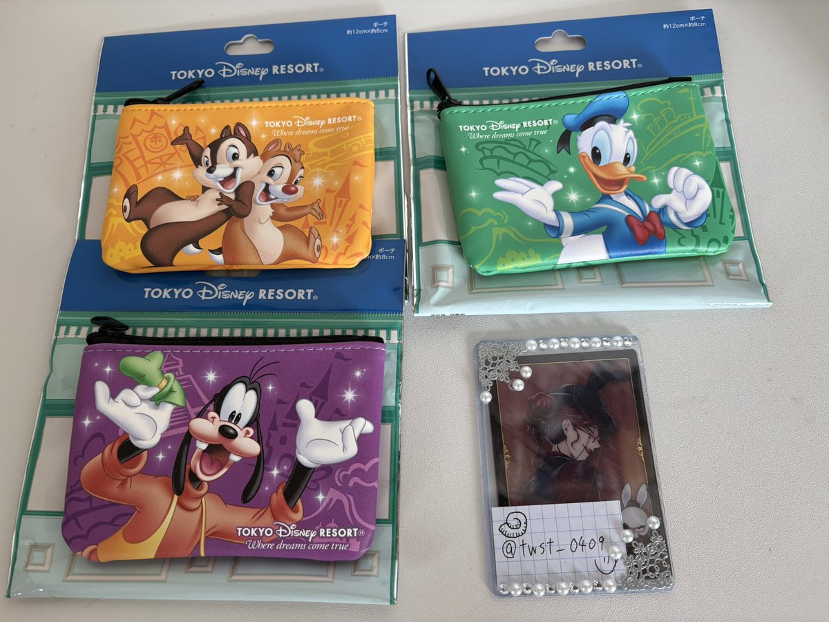 twst__0409's tweet photo. 【交換】ディズニー ディズニーリゾート チケット風ポーチ シークレット

求　ミッキー　ミニー

譲　チップ　デール　ドナルド　グーフィー

同日発送交換
お気軽にお声掛けください🌸 https://t.co/RMGNOifdz8