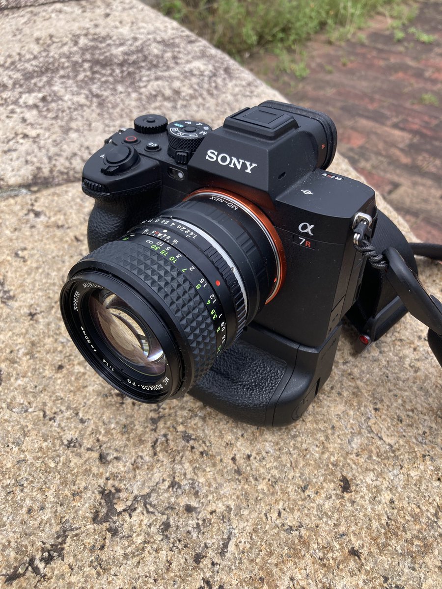 bc5a47d's tweet photo. 今日のお供
SONY α7RV MINOLTA MC ROKKOR-PG 50mm 1.4 https://t.co/mn98YXKjUB