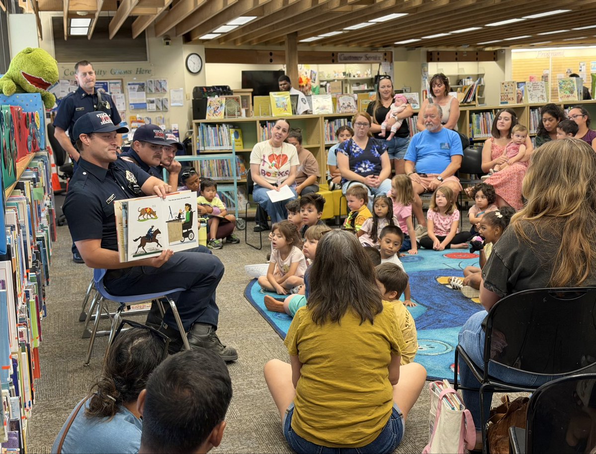 StocktonFireEMS's tweet photo. Our biggest Storytime with a Firefighter yet! 🚒📚

Kids met the crew from Truck 4, learned fire safety, toured the truck, and saw what firefighters look and sound like in full gear.

Thanks to everyone who joined us and to Troke Library! Stay tuned for our next Storytime dates. https://t.co/vQ9TxO9cIo