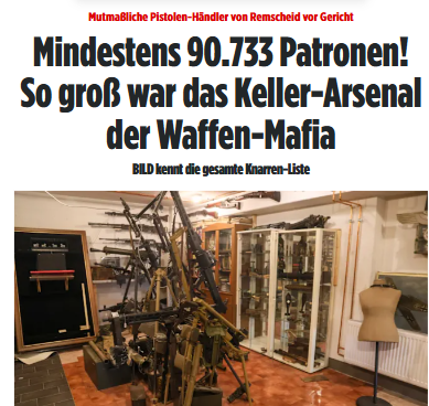 Taykra's tweet photo. #Wuppertal: MGs, Sturmgewehre, Sprengstoff, Handgranaten: Konstantin I. (60), Ilhan A. (38) und Yunus K. (35) versorgten die Unterwelt mit Kriegswaffen. Eine unscheinbare Autowerkstatt, ein normales Mehrfamilienhaus – und darunter ein Geheimkeller voller Kriegswaffen. https://t.co/v19kK4nD7U
