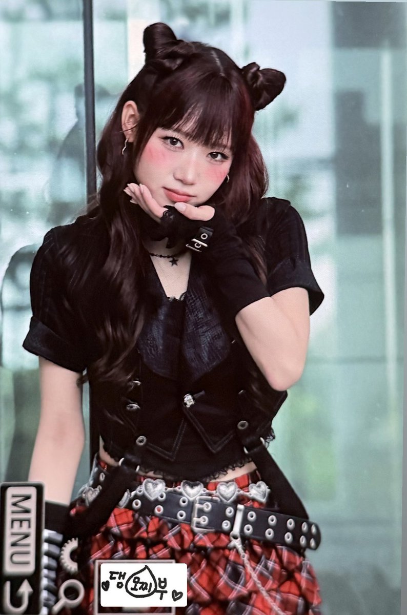dangmozibu1112's tweet photo. 260708 미팬 프리뷰

여자의 악마 여자의 고양이  ՞⸝⸝'ᜊ'⸝⸝՞ 

#최유정 #CHOIYOOJUNG @choikong_r  
#비장의무기 #PerfectTarget #콩알콩알 https://t.co/wfgqzWbeYC