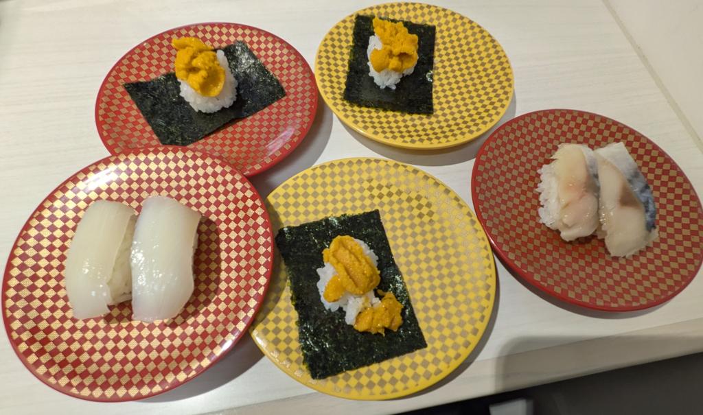 ZEAS888's tweet photo. また魚ベイでお昼。ウニを3つで極楽。 https://t.co/kP5aV6e9uy