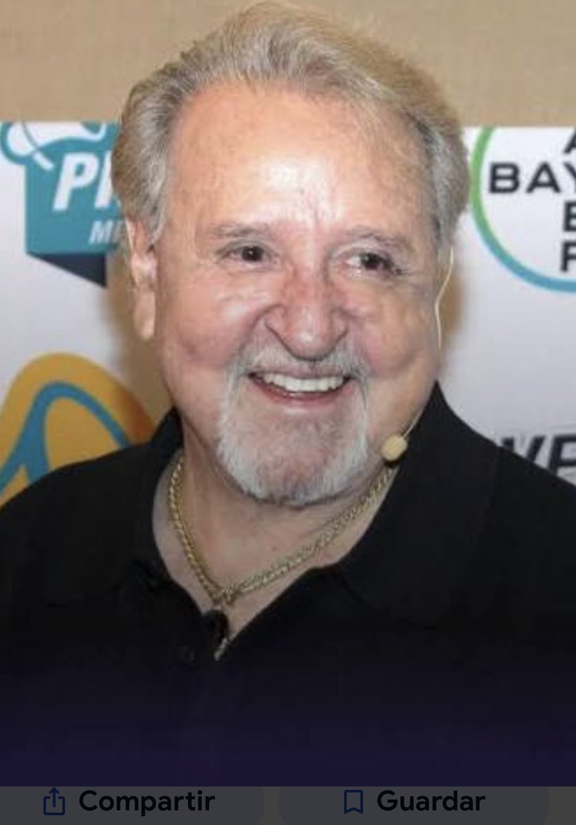 lisamayrin's tweet photo. ¿A qué edad se enteraron que el usurero #LaPerritaDeTrump tenía un hermano comediante? 😱 https://t.co/VusbMPjYOt