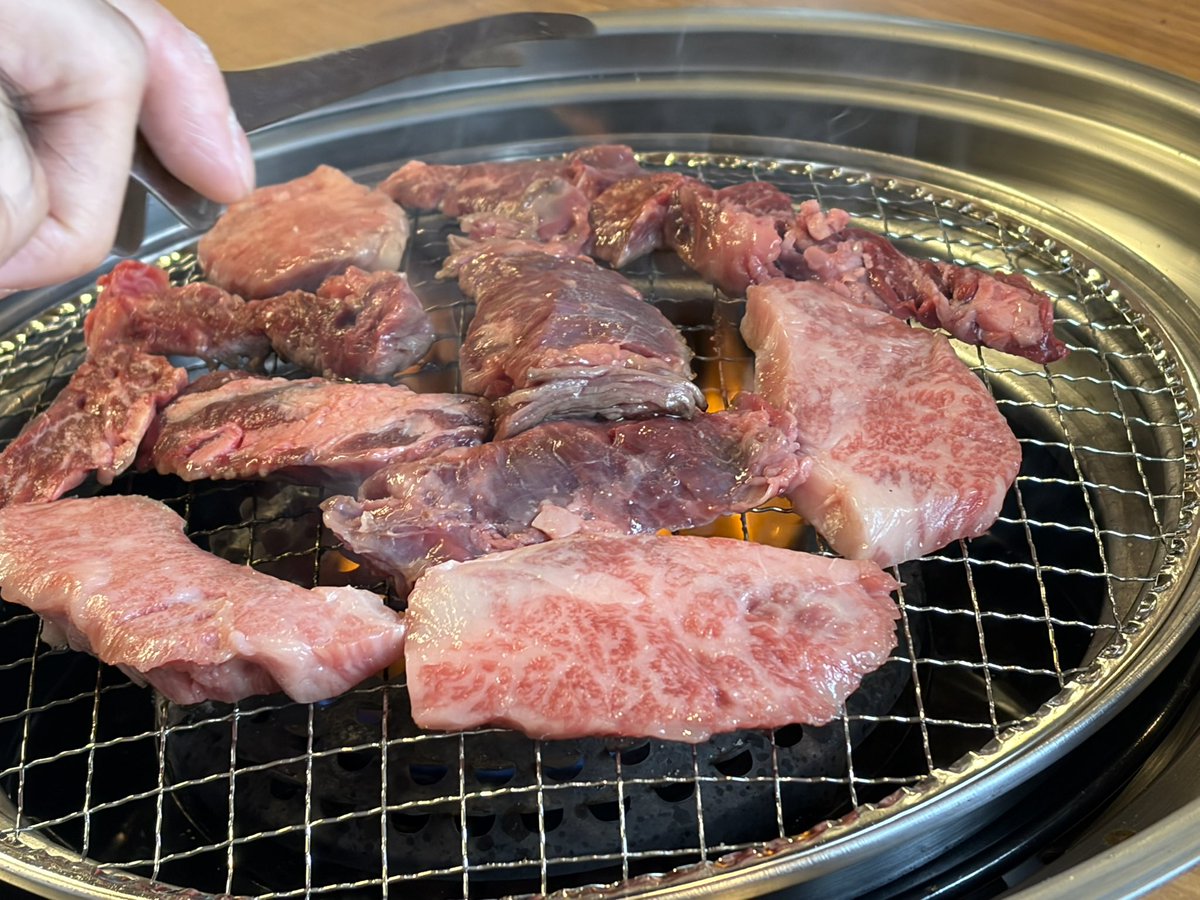Men_DA_CO's tweet photo. 平日から天満で焼く肉は美味い🔥🍖🔥 https://t.co/5qY7dTji8b