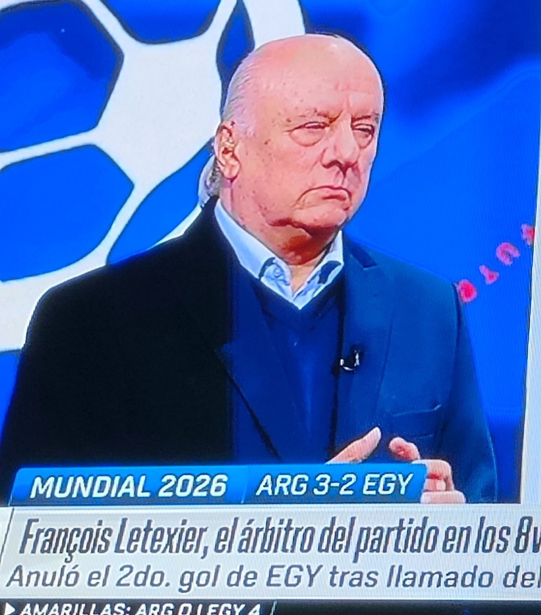 mario_campa's tweet photo. Eduardo Brizio (ex árbitro) en ESPN

13 faltas de Argentina
0 amonestados
(merecían 2)

10 faltas de Egipto
4 amonestados

Mal anulado el 2do gol de Egipto. "Irracional marcar una falta tan lejos (90mts). Quita credibilidad al deporte".

"Si revisaste VAR antes, revisa vs. Salah" https://t.co/qaQ6YVmDLG