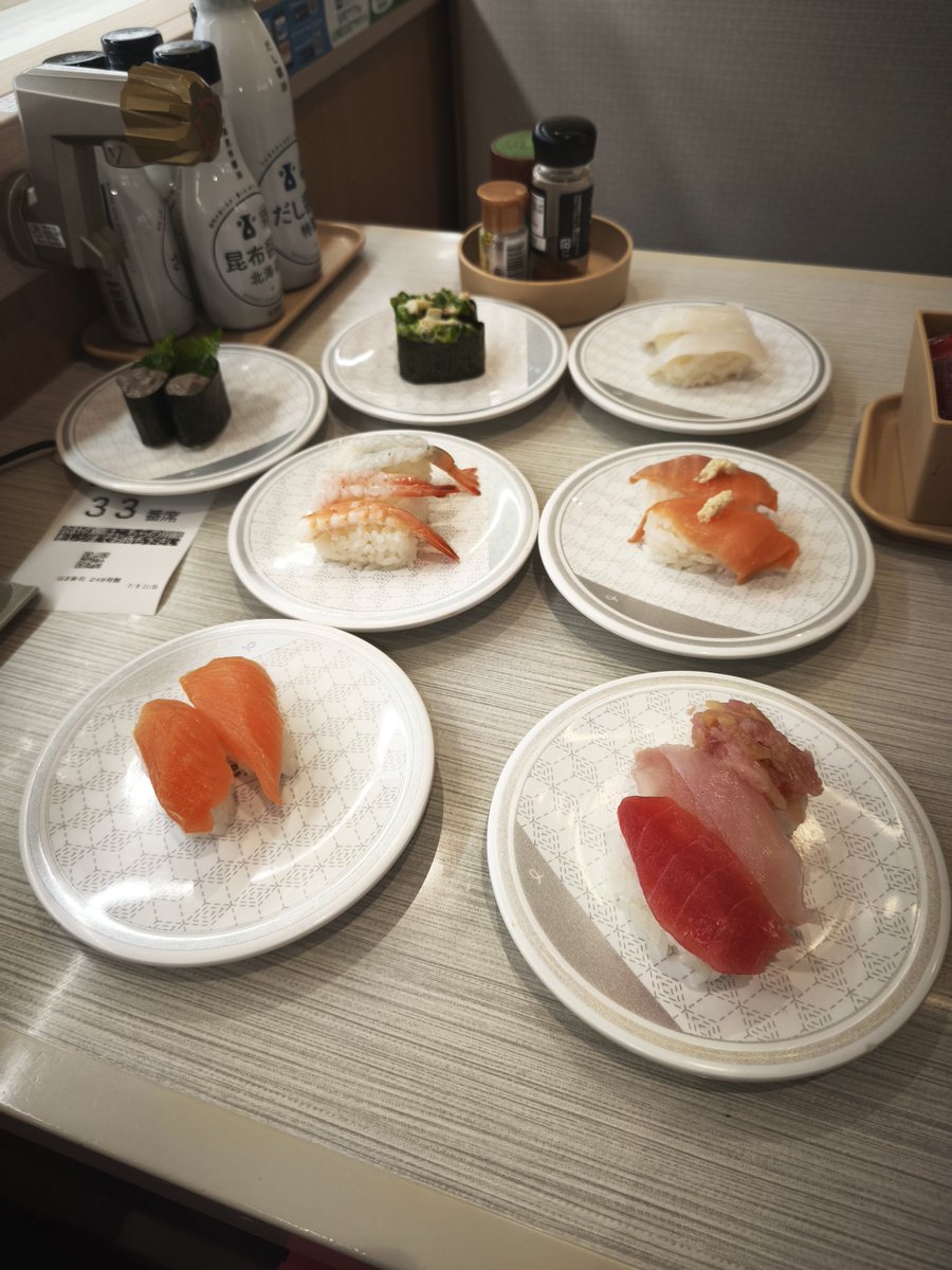 Cp9aN's tweet photo. 今日の昼飯は、はま寿司です！❤️
マグロが値上がりしてた！
100円で食べられなくなったな！
200円オフクーポンを使いました!
美味しかったです！
#はま寿司 248号関店 https://t.co/tFCW6FGKXD