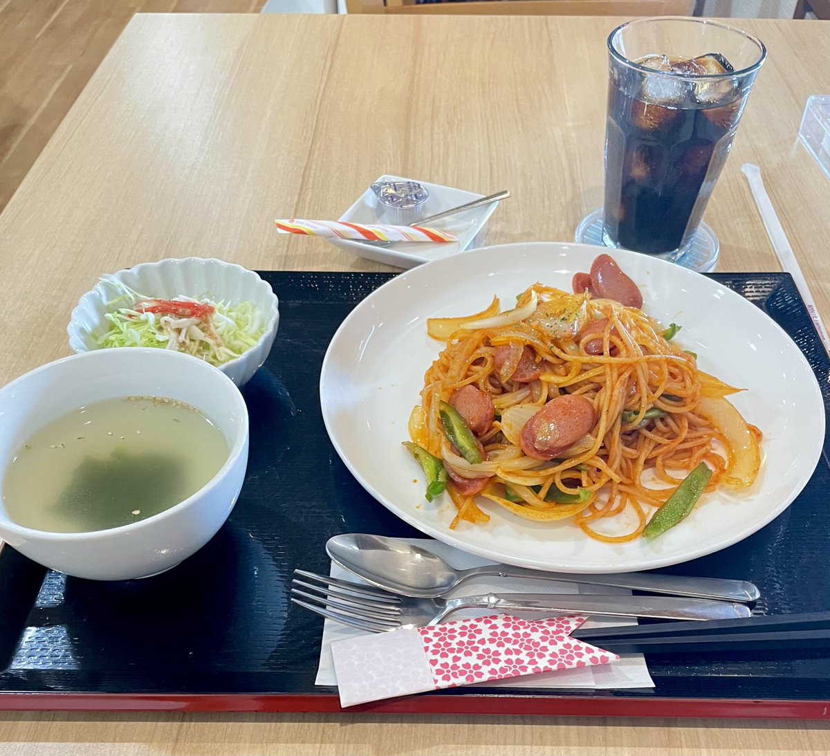 HiiCha0211's tweet photo. 気になってたお店にランチ🍝

喫茶店で食べるナポリタンが好き🤤

このご時世にお財布に優しいお値段で美味しいのでお気に入りに‼️
また行く‼️ https://t.co/SOym7ptGo7
