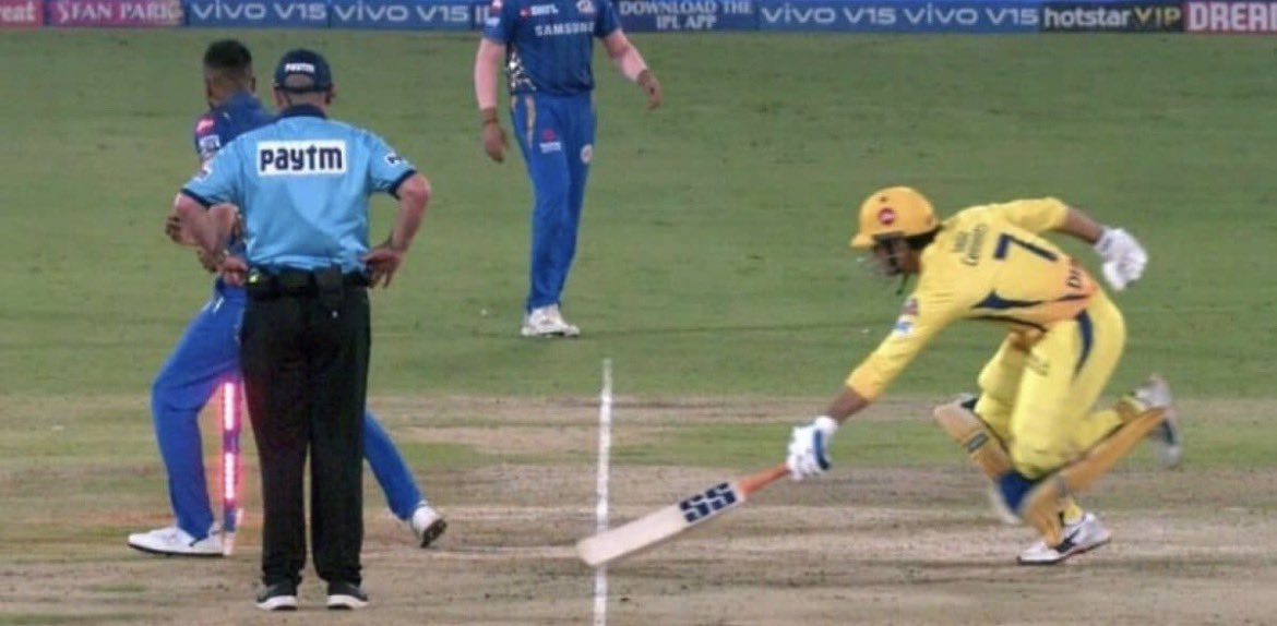extemporre's tweet photo. Dhoni run out in IPL 2019 final

#CSKvsMI https://t.co/sEp45y1AAt