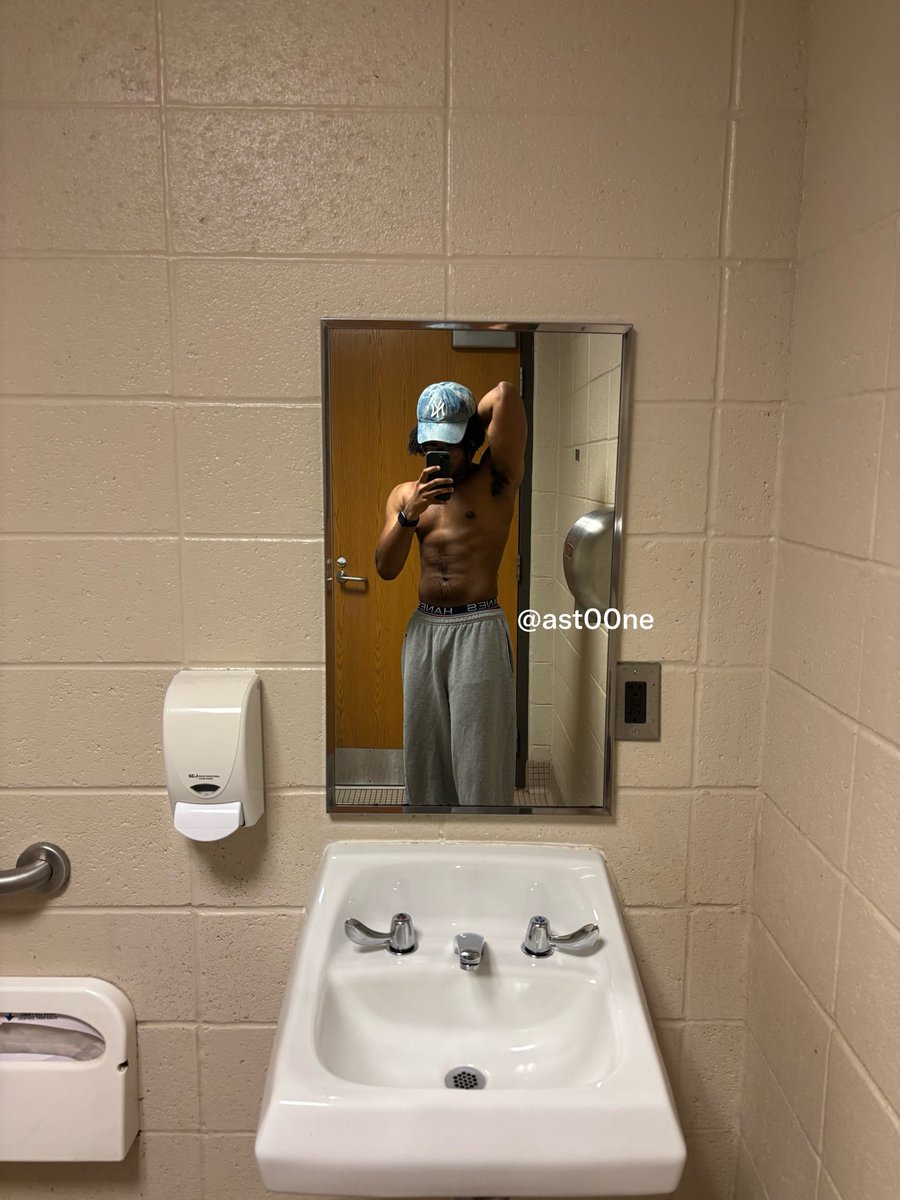 ast00ne's tweet photo. couple gym flicks #nsfw #nsfwtwt #bbc #atl https://t.co/cKrUO75nnw