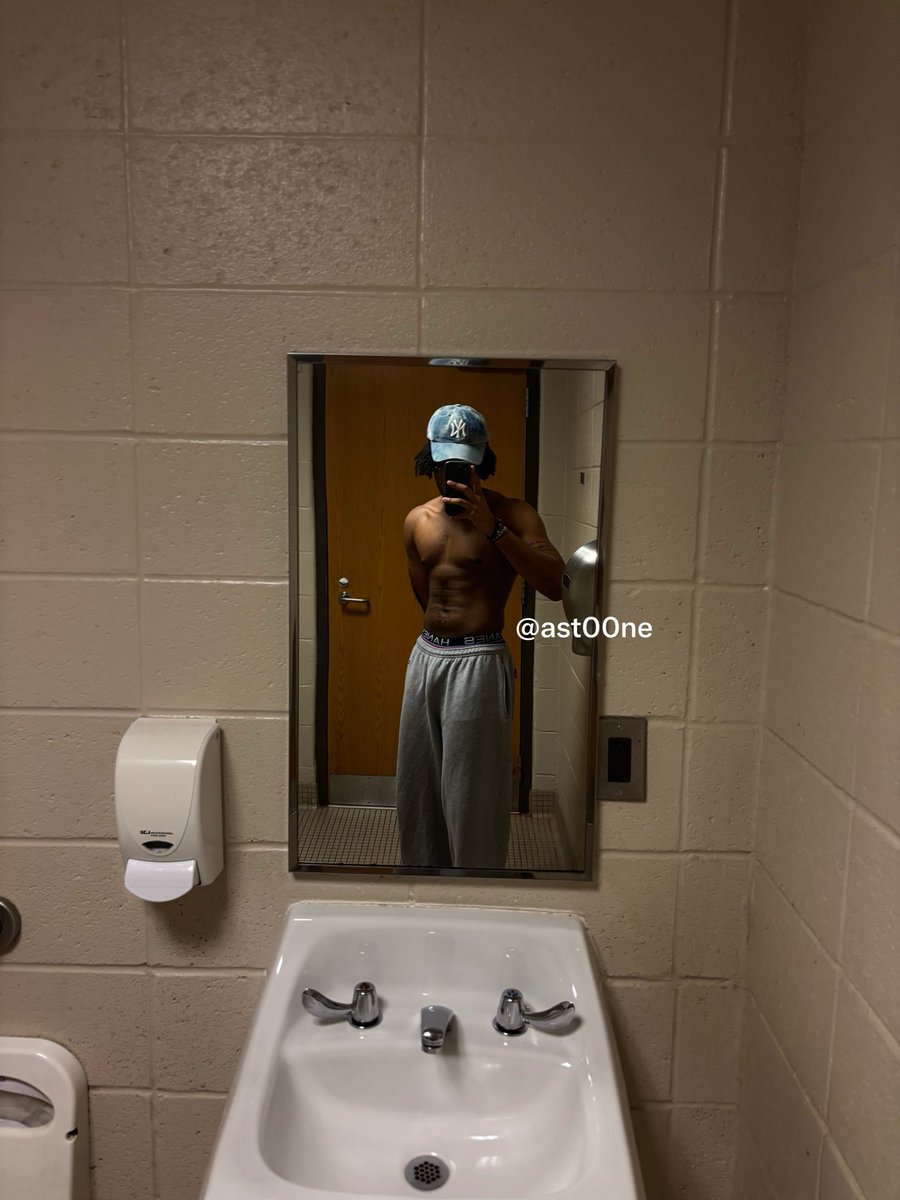 ast00ne's tweet photo. couple gym flicks #nsfw #nsfwtwt #bbc #atl https://t.co/cKrUO75nnw