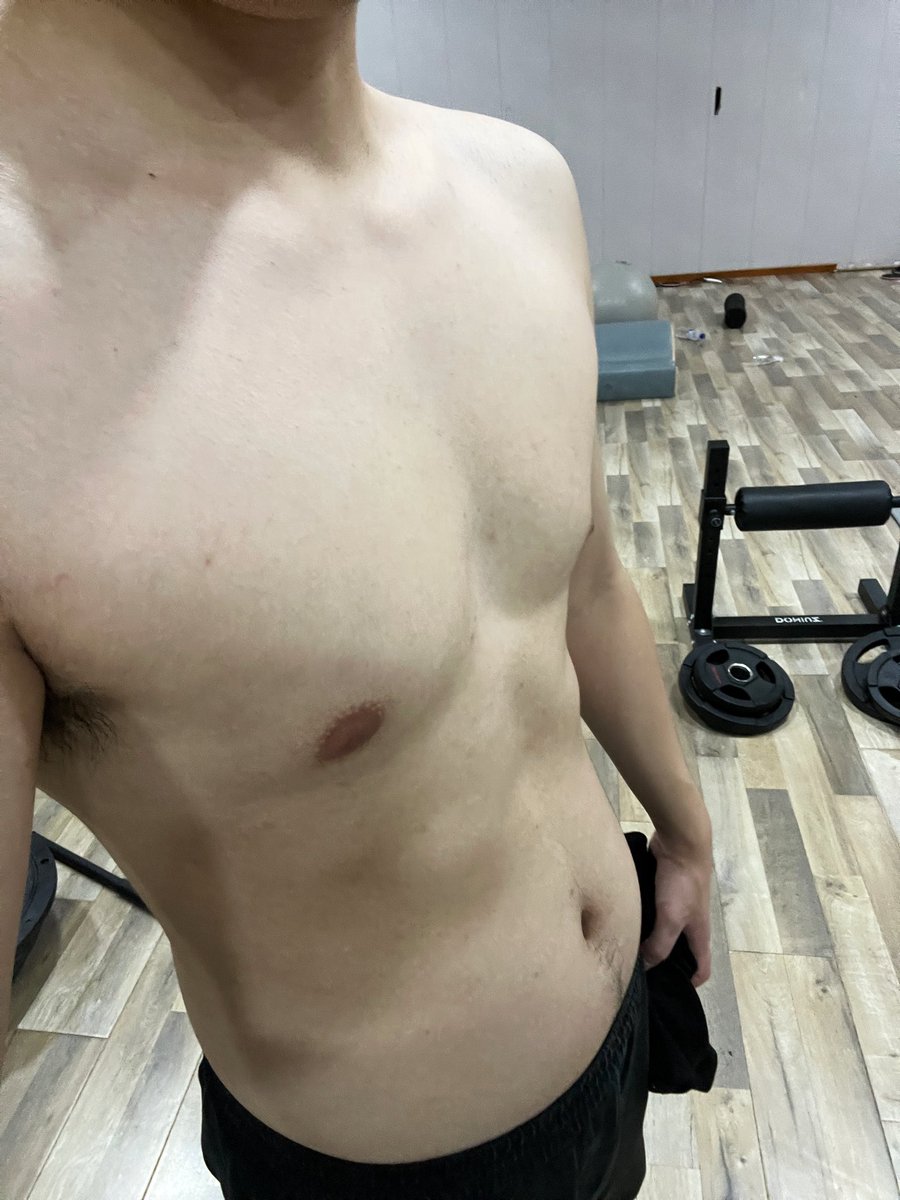 Yanghqhere's tweet photo. 有谈恋爱的女生吗 暑假太没意思了#男大哈哈哈哈 https://t.co/eTzGIeioLo