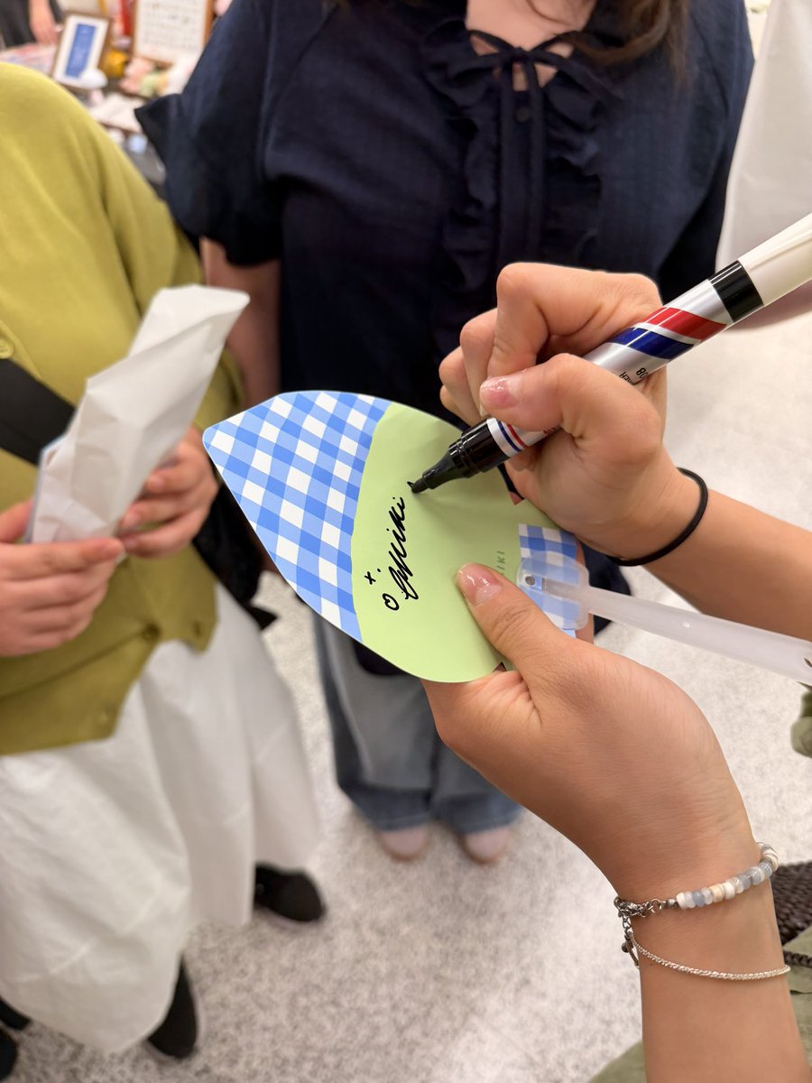 okiki_diary's tweet photo. 열심히 준비한 더현대 팝업이 벌써
오늘,내일 이틀만 남게되었어요🥹
많은 분들을 만나뵙게되어서 너무 즐거웠고
먼길까지 와주셔서 감사합니다!
팝업은 내일 종료되며 아직 방문전이시라면
기간 꼭 참고해서 방문해주세요💌

오늘도 활짝 열려있으니
많이 구경하러 와주세요! https://t.co/3xTxOhdVBq